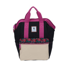 Load image into Gallery viewer, mochila daypack franja de colores negra